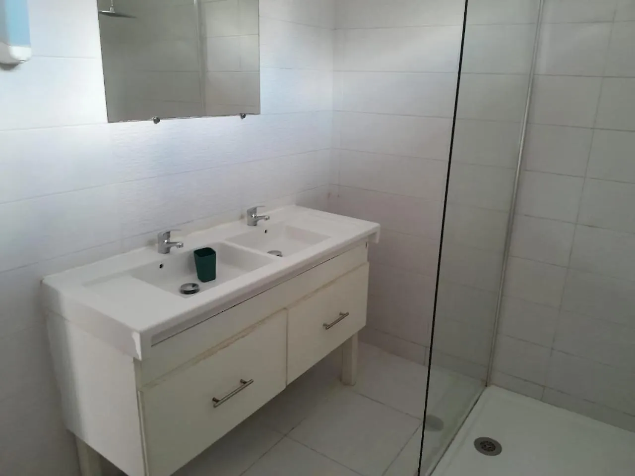 Appt 1 Chambre Avec Mezzanine 3 Jours Minimum Le Gosier  Appartement